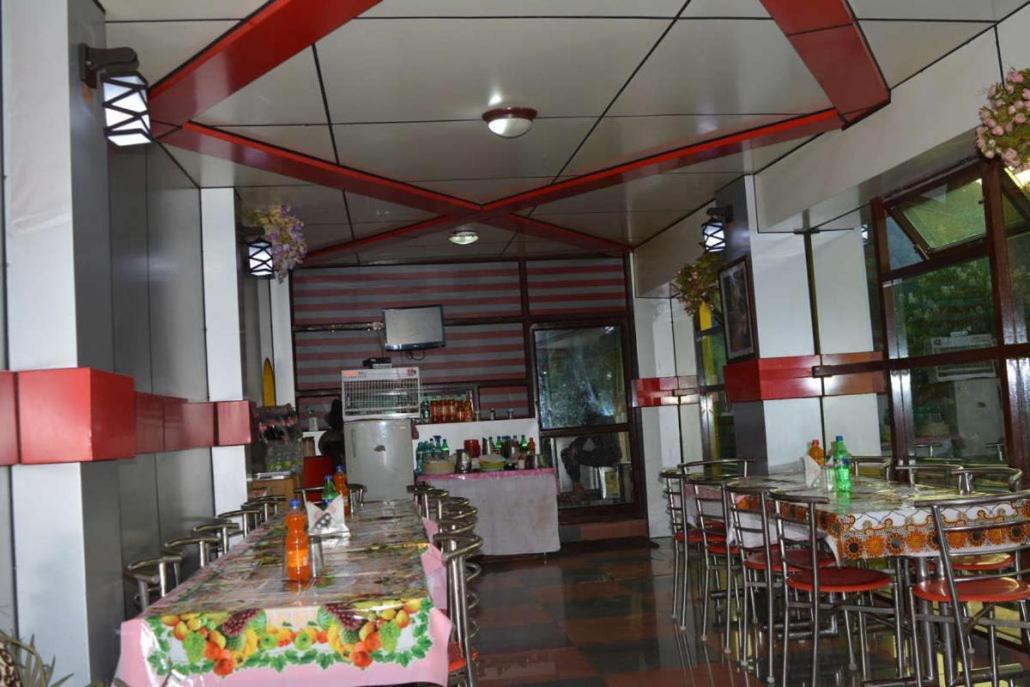 Hotel Crystal Palace Данаулти Екстериор снимка
