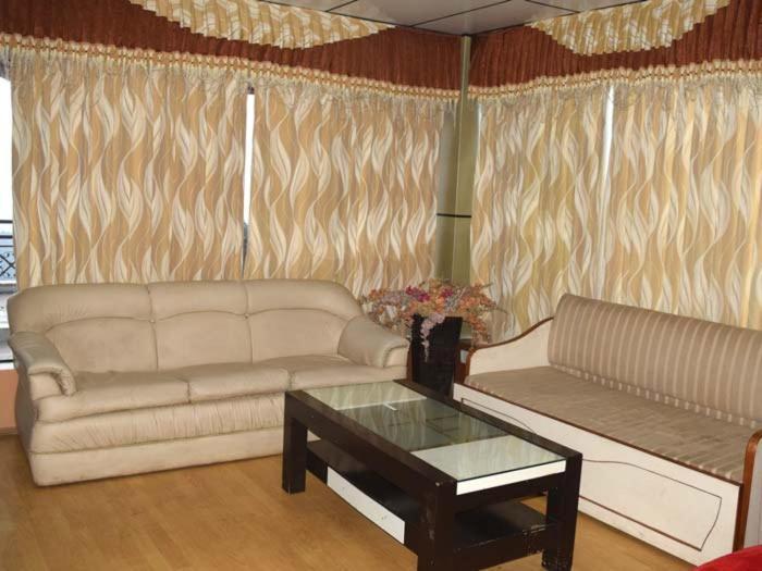 Hotel Crystal Palace Данаулти Екстериор снимка